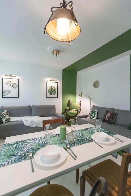 Image 4 of Heart of Warsaw Apt- Centre! Old Town 5′ walk