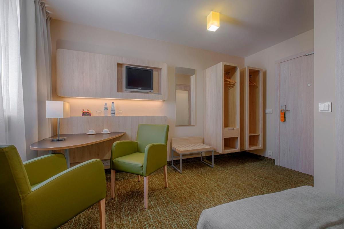 Image 2 of Hotel Reytan
