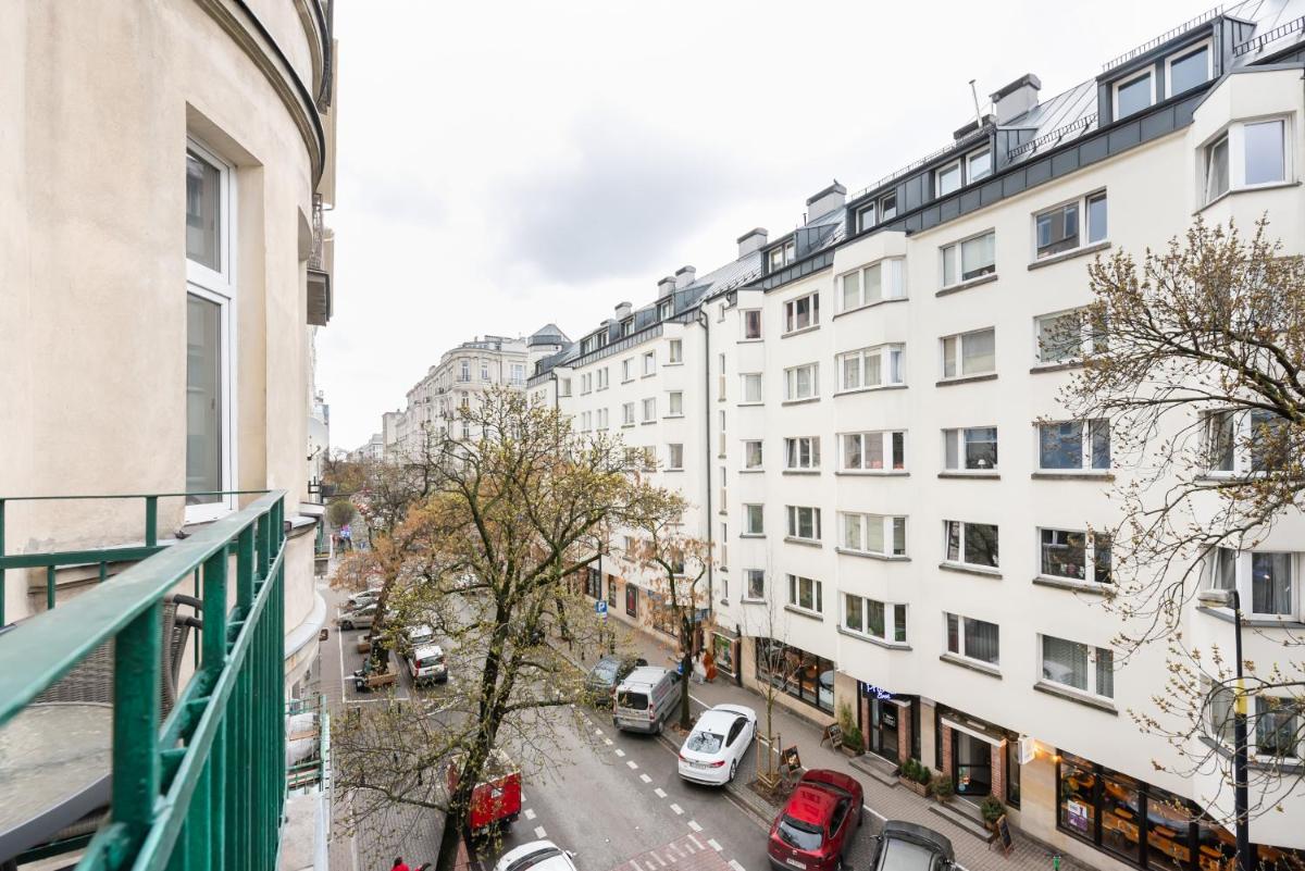 Image 2 of Hoża 62 Apartment