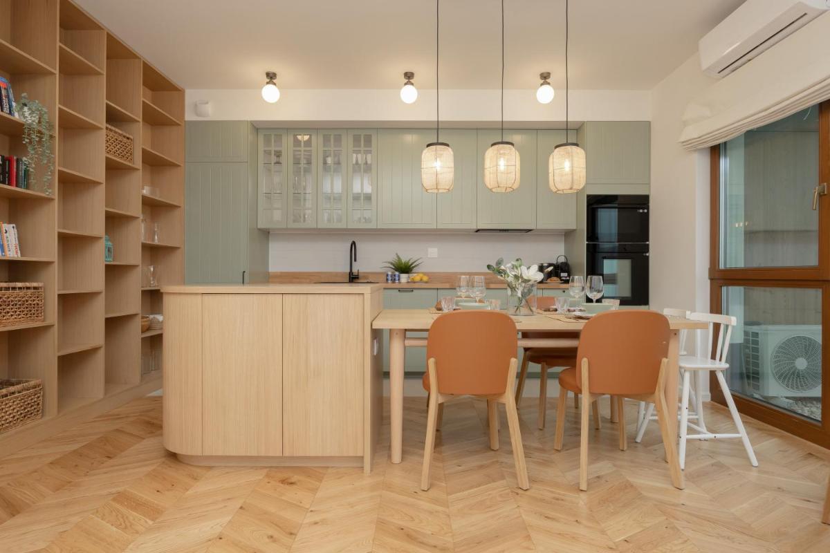 Image 1 of LUX Pastel Oasis Family Apartment with Parking & Gym by Renters Prestige