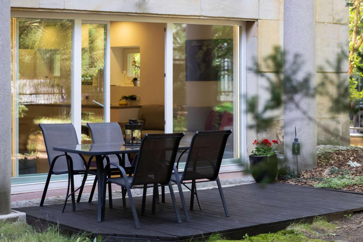 Image 1 of Lovely Apartment in Warsaw with Parking near Royal Baths Park by Noclegi Renters