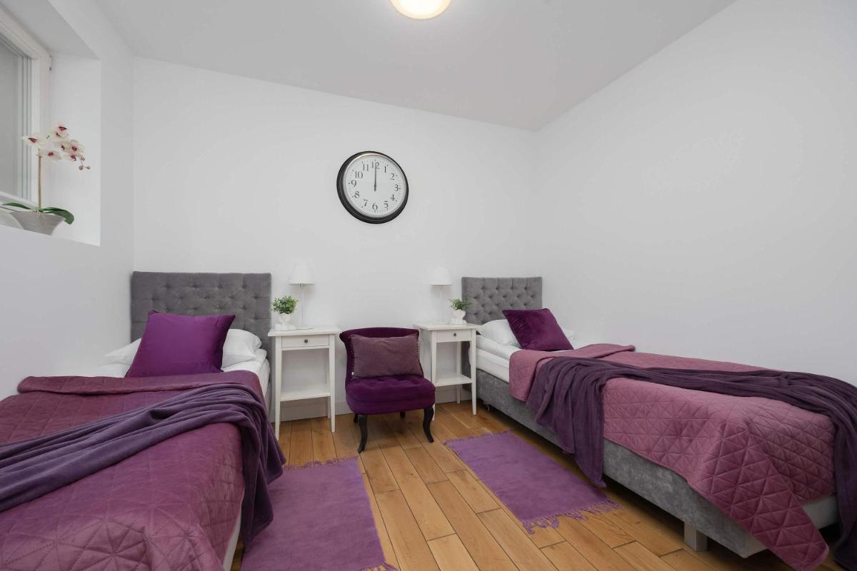 Image 5 of Lovely Apartment in Warsaw with Parking near Royal Baths Park by Noclegi Renters