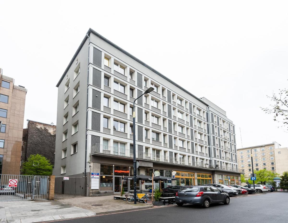 Image 5 of Marszałkowska White & Black Apartment
