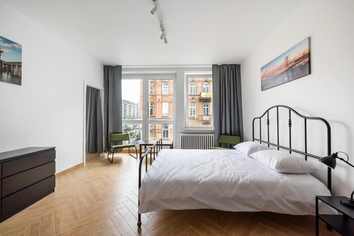 Image 1 of Marszałkowska White & Black Apartment