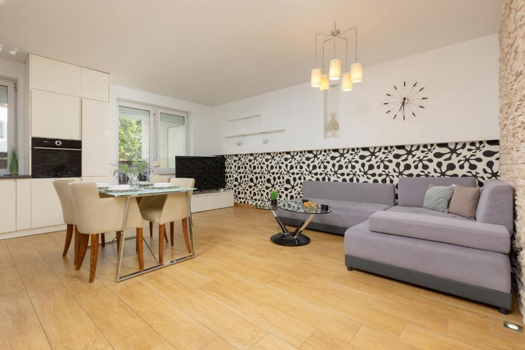 Image of Metro Targówek Spacious Apartment with Parking by Noclegi Renters