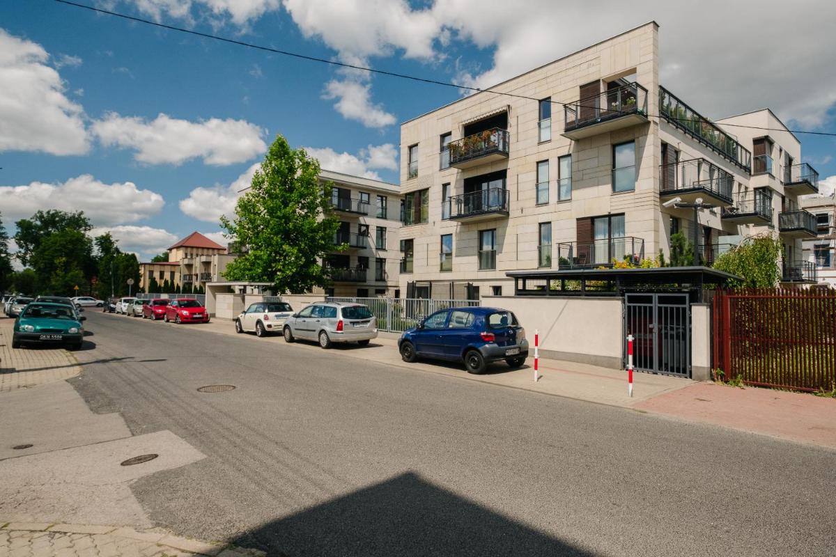 Image 5 of Modern Apartment Across the Ponds