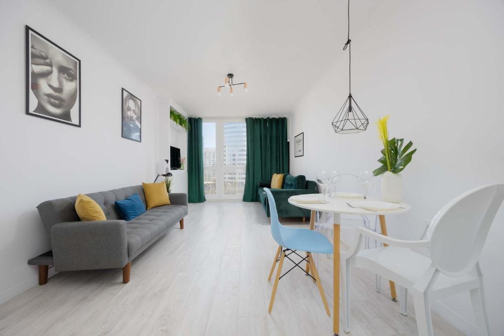 Image of Modern Apartment Grzybowska near Hala Mirowska by Noclegi Renters