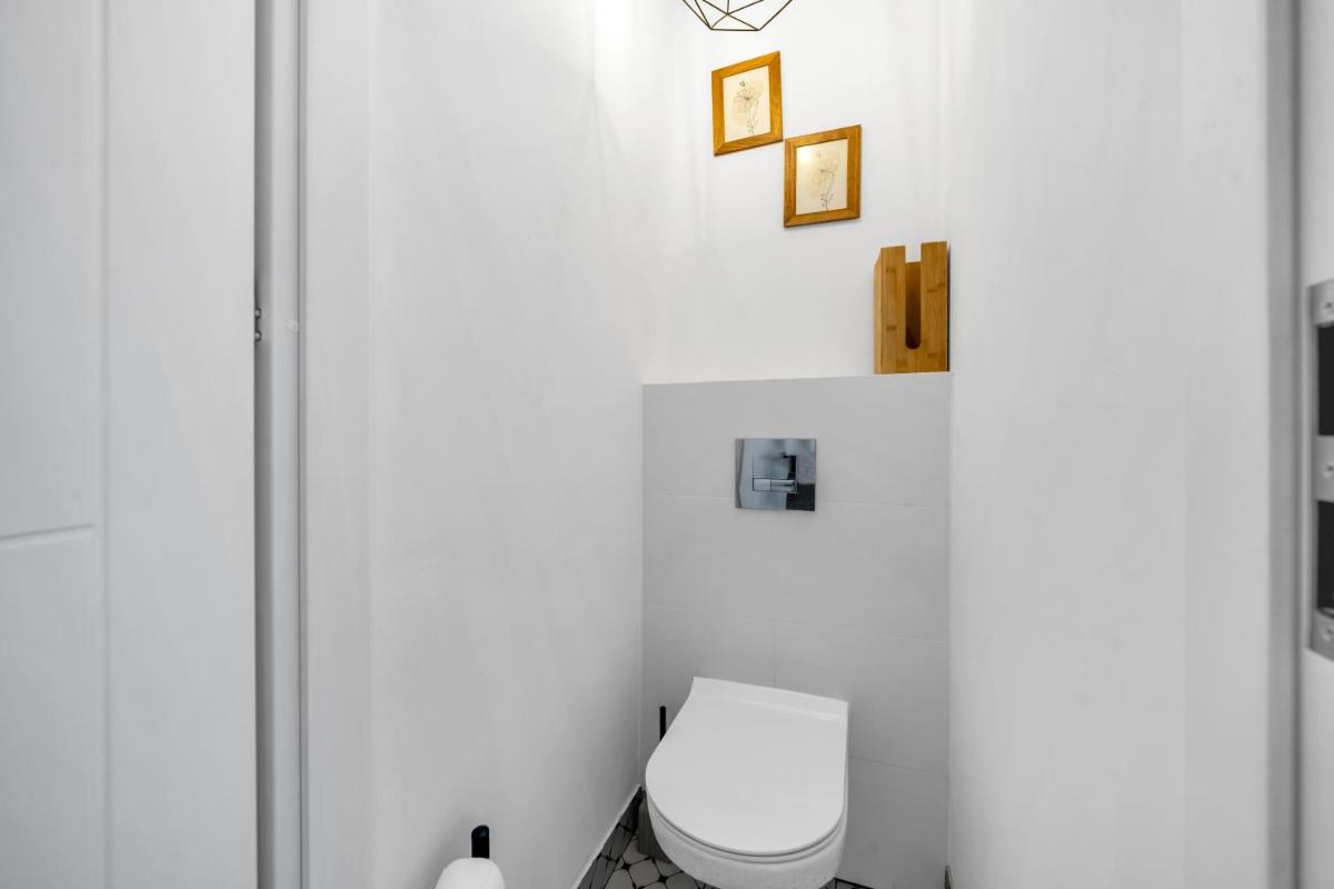 Image 2 of Mokotów Modzelewskiego Modern Apartment