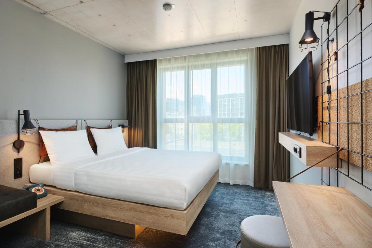 Image 2 of Moxy Warsaw City