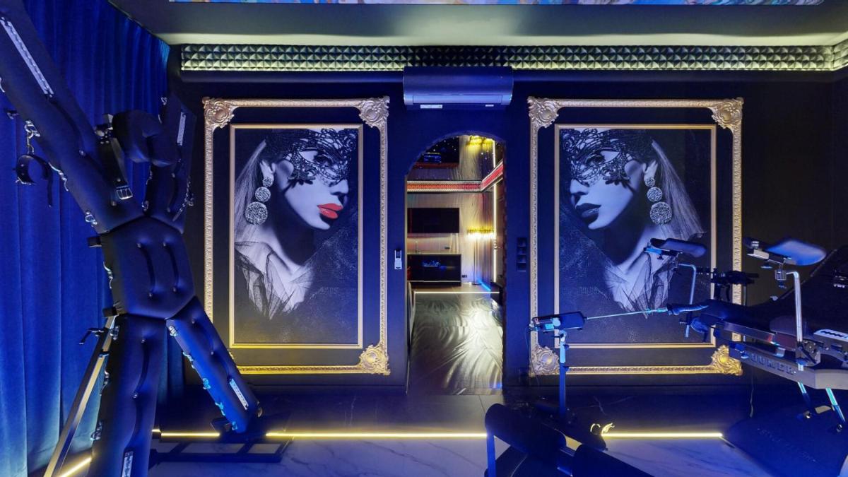 Image 6 of No Limits House – Apartament BDSM Glamour