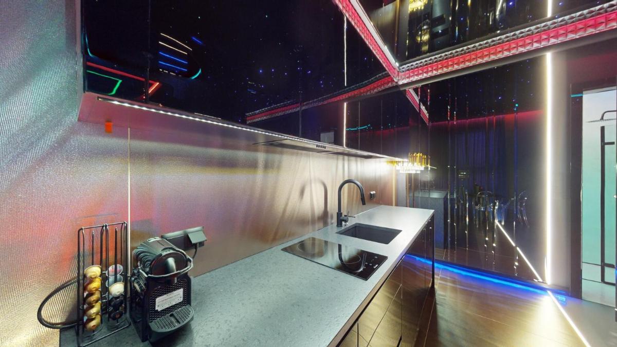Image 3 of No Limits House – Apartament BDSM Glamour