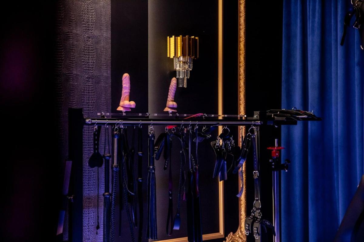 Image 1 of No Limits House – Apartament BDSM Glamour