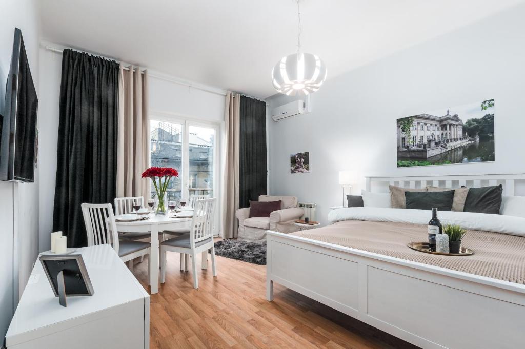 Image of Nowy Świat Cozy Apartment Warsaw by Noclegi Renters
