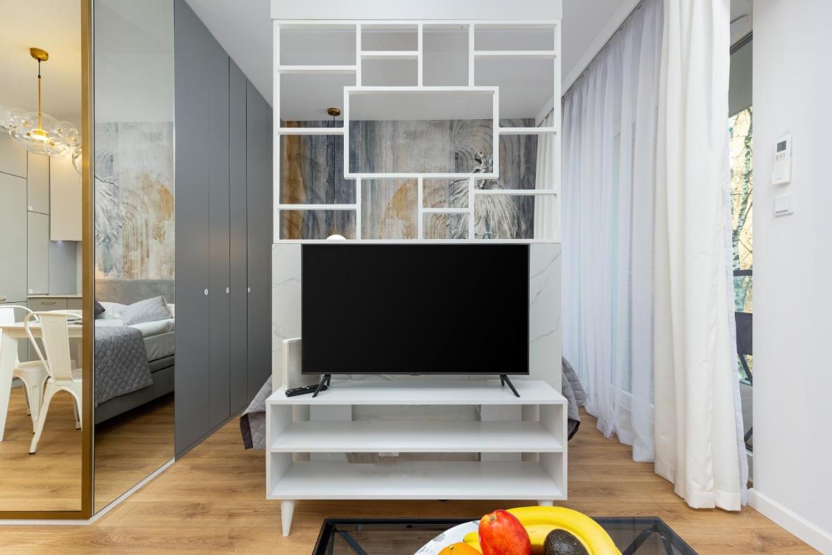Image 3 of One Bedroom Apartment in Warsaw Center by Renters Prestige