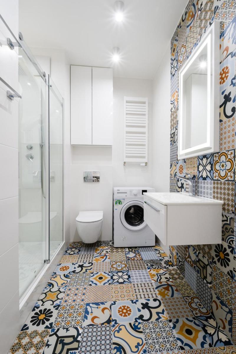 Image 3 of Platinum Towers Apartments
