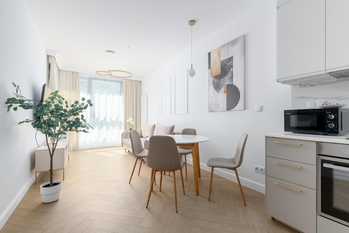 Image 1 of RentPlanet – Apartamenty Grzybowska