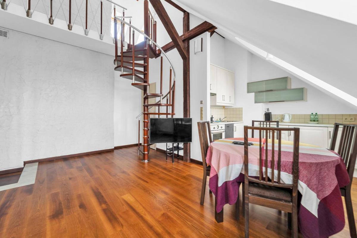 Image 3 of Rynek Nowego Miasta Two-Level Apartment