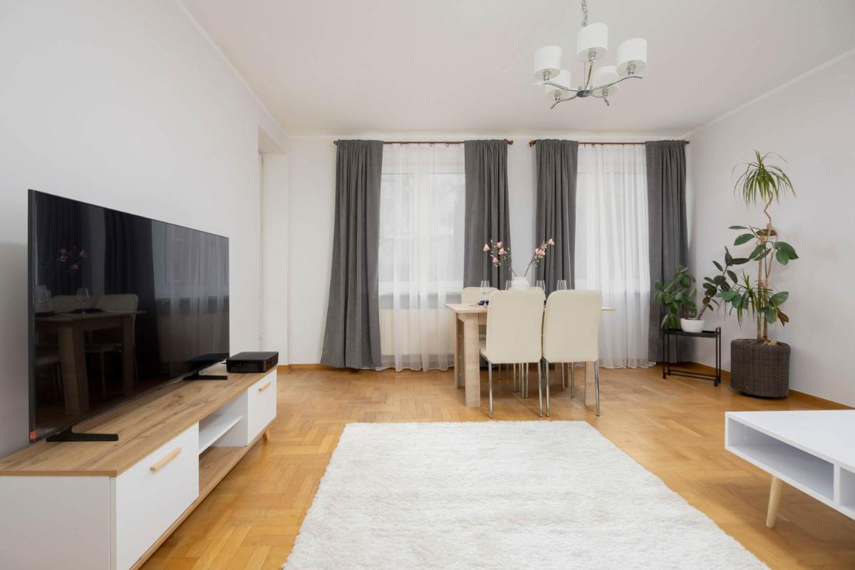 Image 5 of Spacious 4-Bedroom Apartment by Noclegi Renters