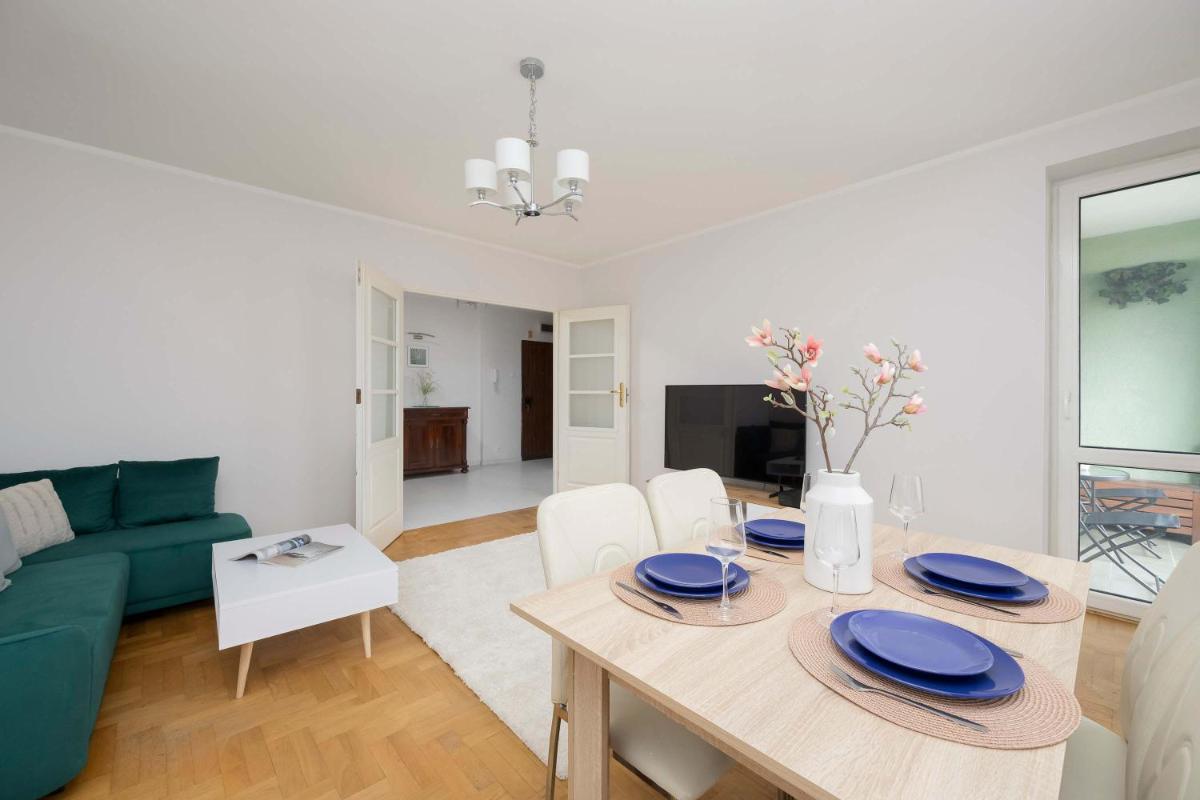 Image 3 of Spacious 4-Bedroom Apartment by Noclegi Renters