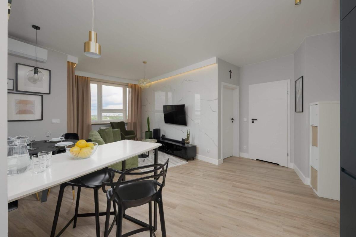 Image 5 of Spacious Apartment with Air Conditioning in the Old Town of Warsaw by Noclegi Renters