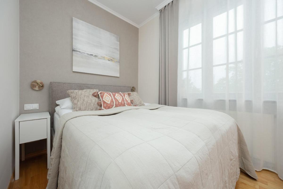 Image 1 of Spacious Filtry Apartment near Pola Mokotowskie by Noclegi Renters