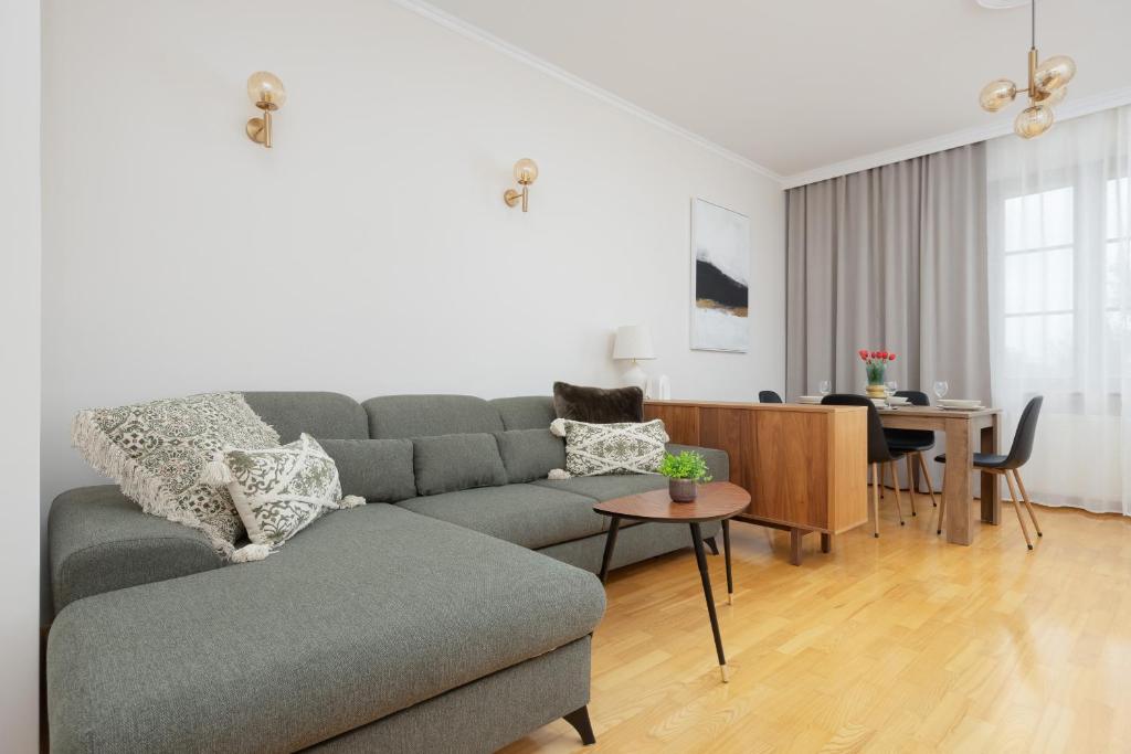 Image of Spacious Filtry Apartment near Pola Mokotowskie by Noclegi Renters