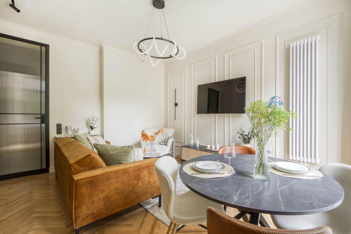 Image 2 of Stunning 2bed with terrace and parking