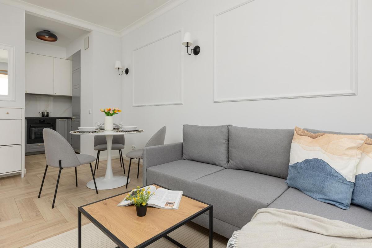 Image 4 of Stylish Apartment Kolejowa & Parking & Balcony by Noclegi Renters