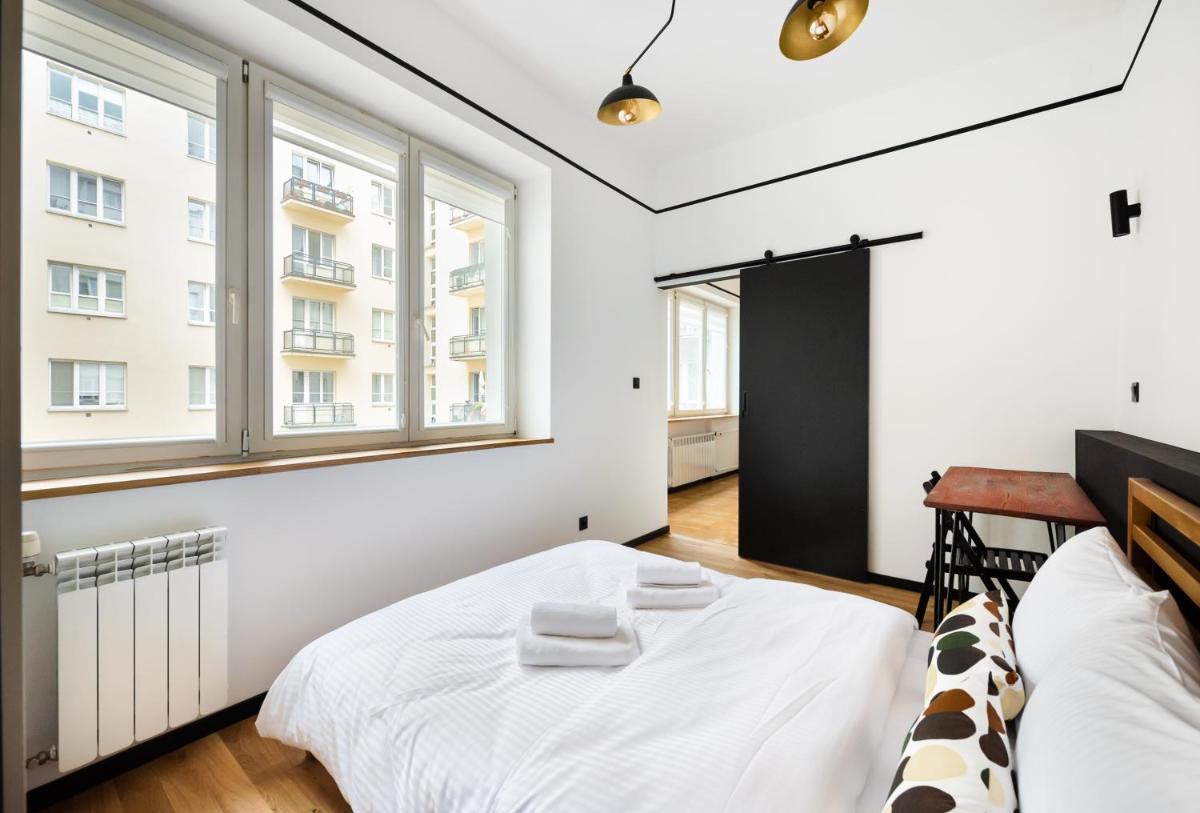 Image 1 of Uniwersytet Warszawski Modern Apartment