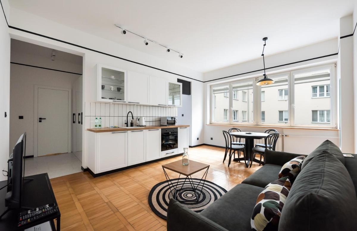 Image 2 of Uniwersytet Warszawski Modern Apartment