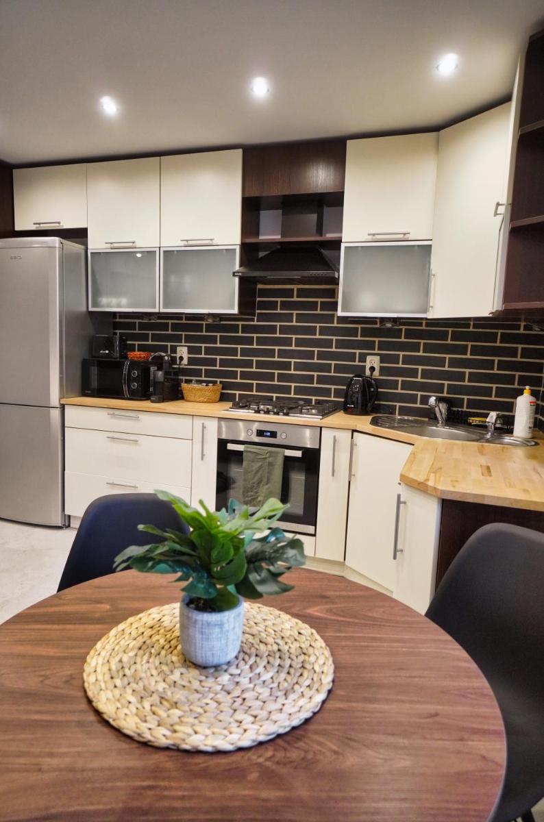 Image 4 of Verdant Apartment