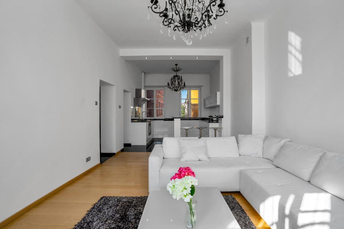 Image 2 of Warsaw Castle Apartments – Prime Location, Historic City Center, Castle View, Fast Internet – by Rentujemy