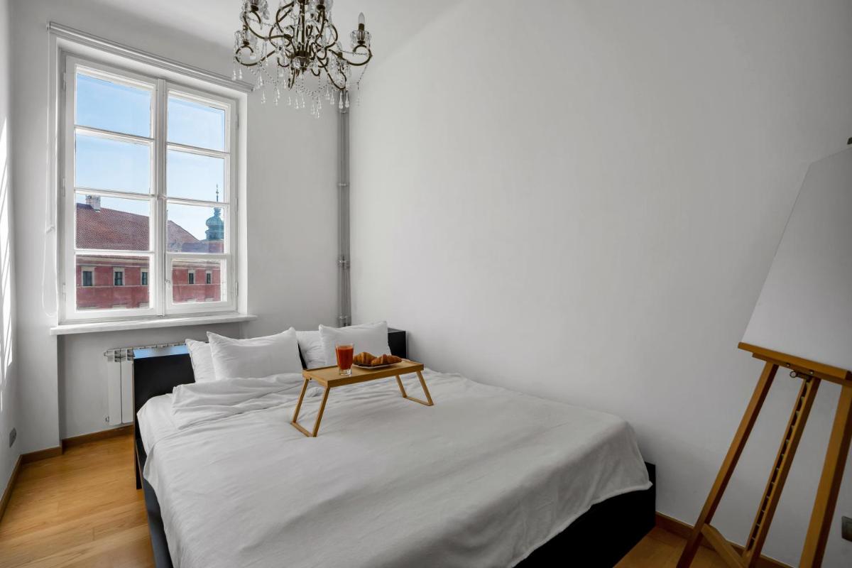 Image 5 of Warsaw Castle Apartments – Prime Location, Historic City Center, Castle View, Fast Internet – by Rentujemy