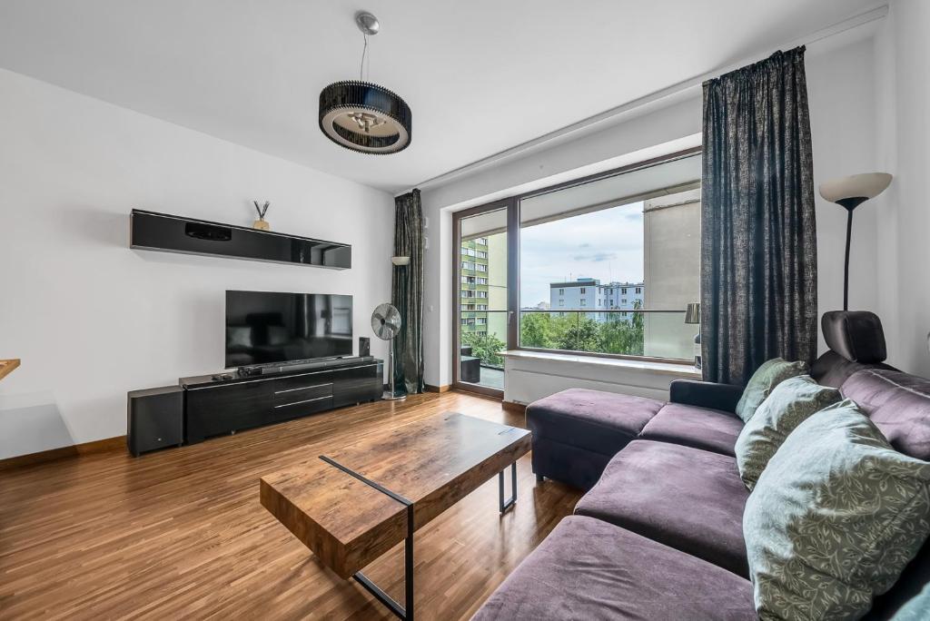 Image of Warsaw Center Business Apt – Parking and Balcony – by Rentujemy