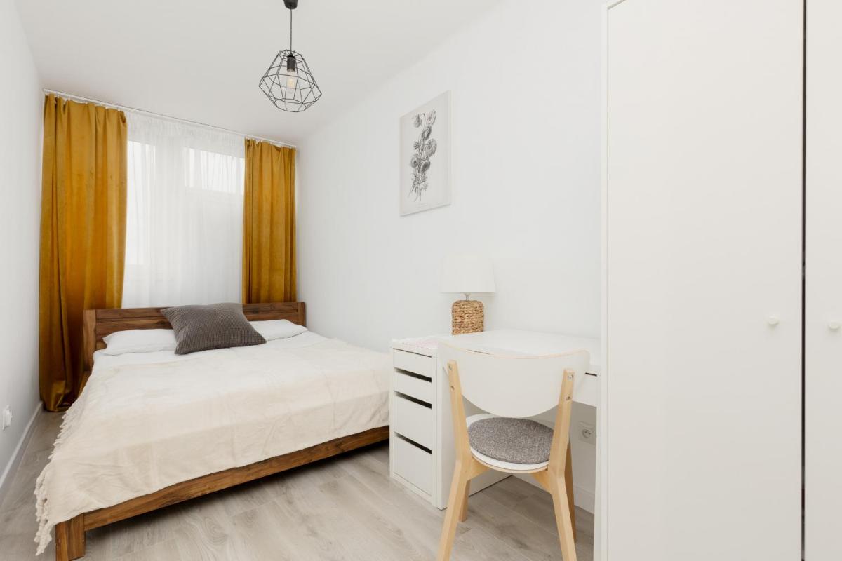 Image 3 of Warsaw Centre Saski Garden Apartment by Noclegi Renters