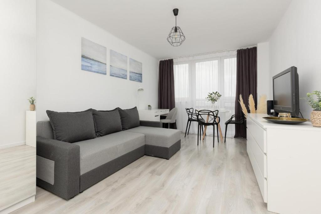 Image of Warsaw Centre Saski Garden Apartment by Noclegi Renters