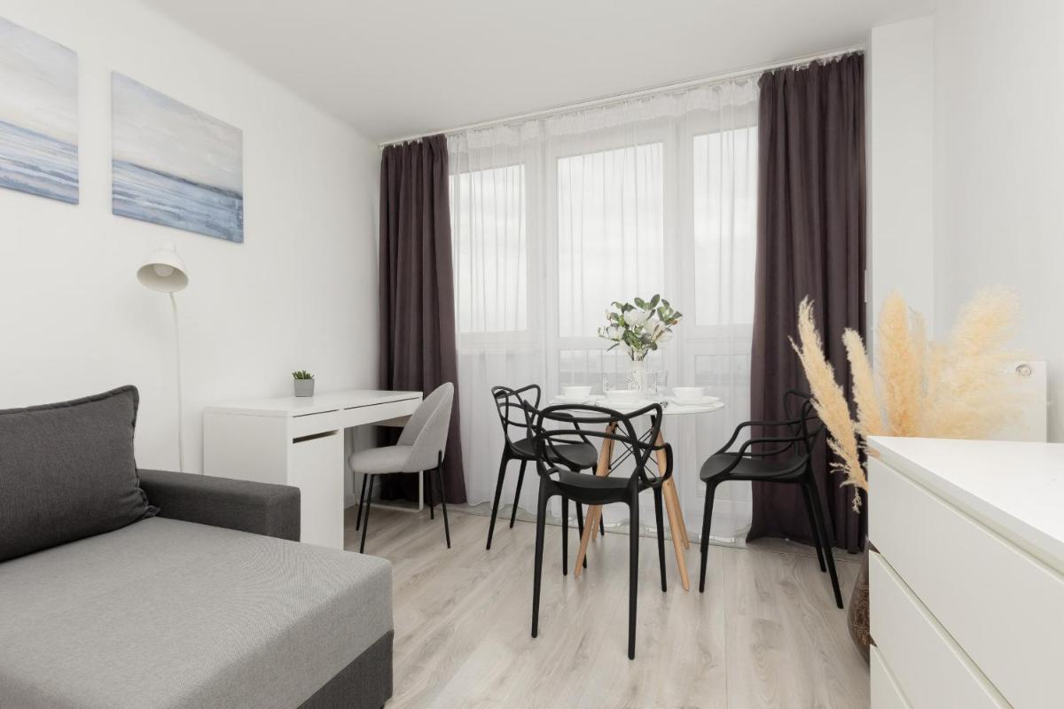 Image 4 of Warsaw Centre Saski Garden Apartment by Noclegi Renters