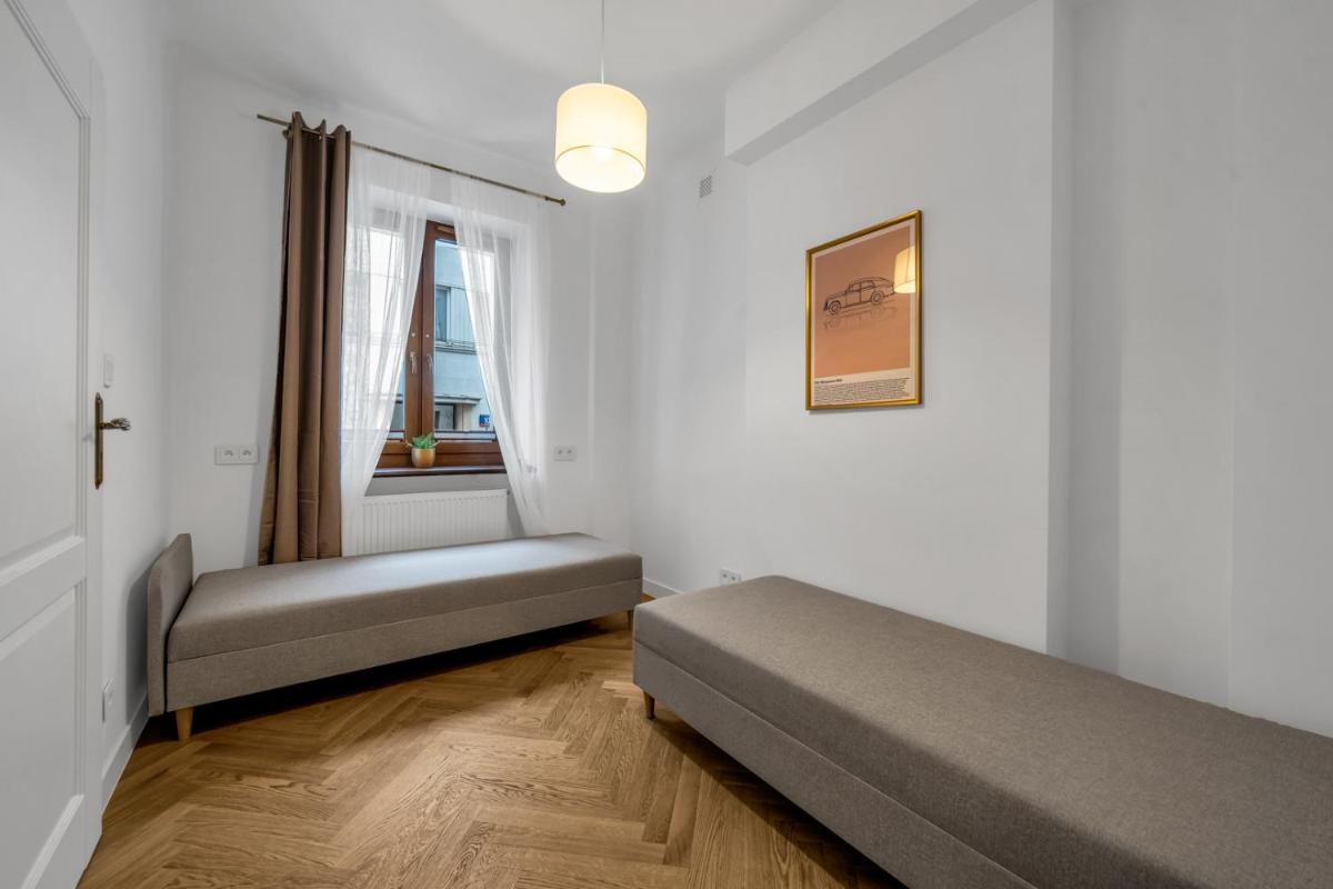 Image 1 of Warsaw Downtown Apt – 82m2, Top Location – by Rentujemy