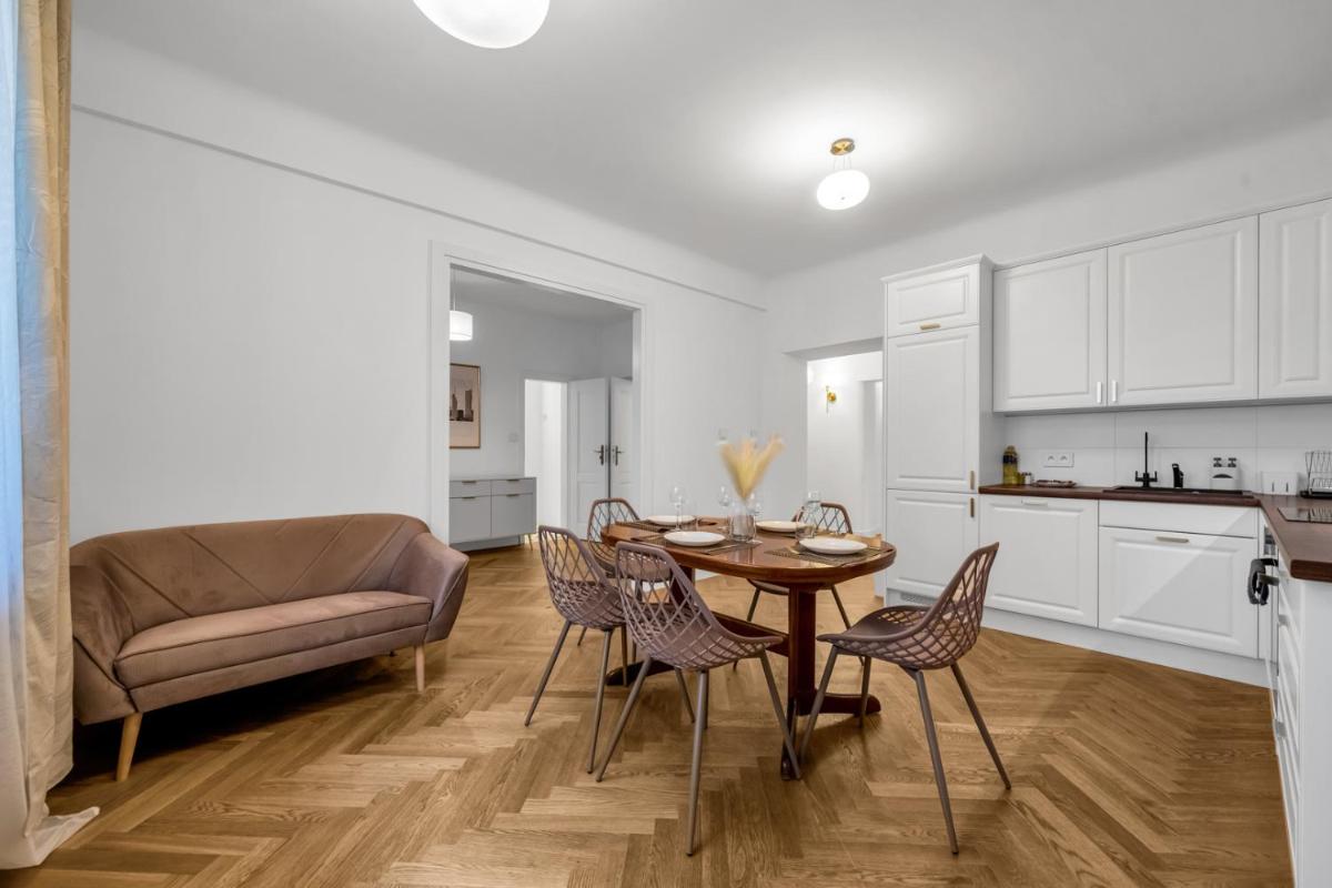 Image 3 of Warsaw Downtown Apt – 82m2, Top Location – by Rentujemy