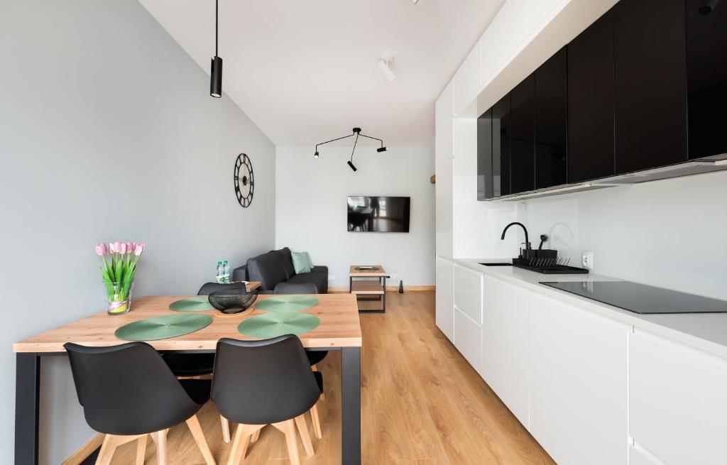 Image of Wola Skwer Sunny Apartment