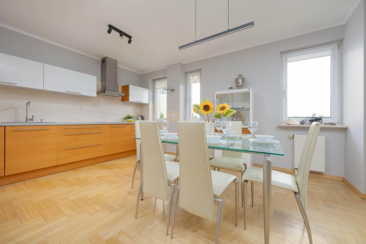 Image 3 of Wooden Apartment Żytnia in Warsaw with Parking by Noclegi Renters
