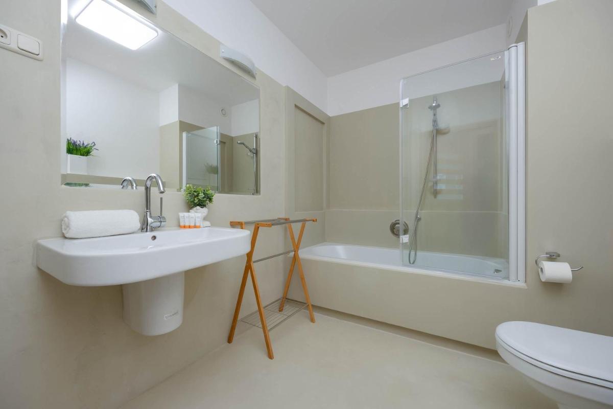 Image 5 of Wooden Apartment Żytnia in Warsaw with Parking by Noclegi Renters