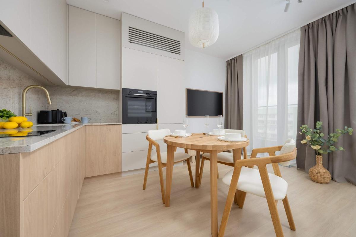 Image 2 of Zen Prestige Warsaw Apartment with Parking & Air Conditioning by Renters Prestige