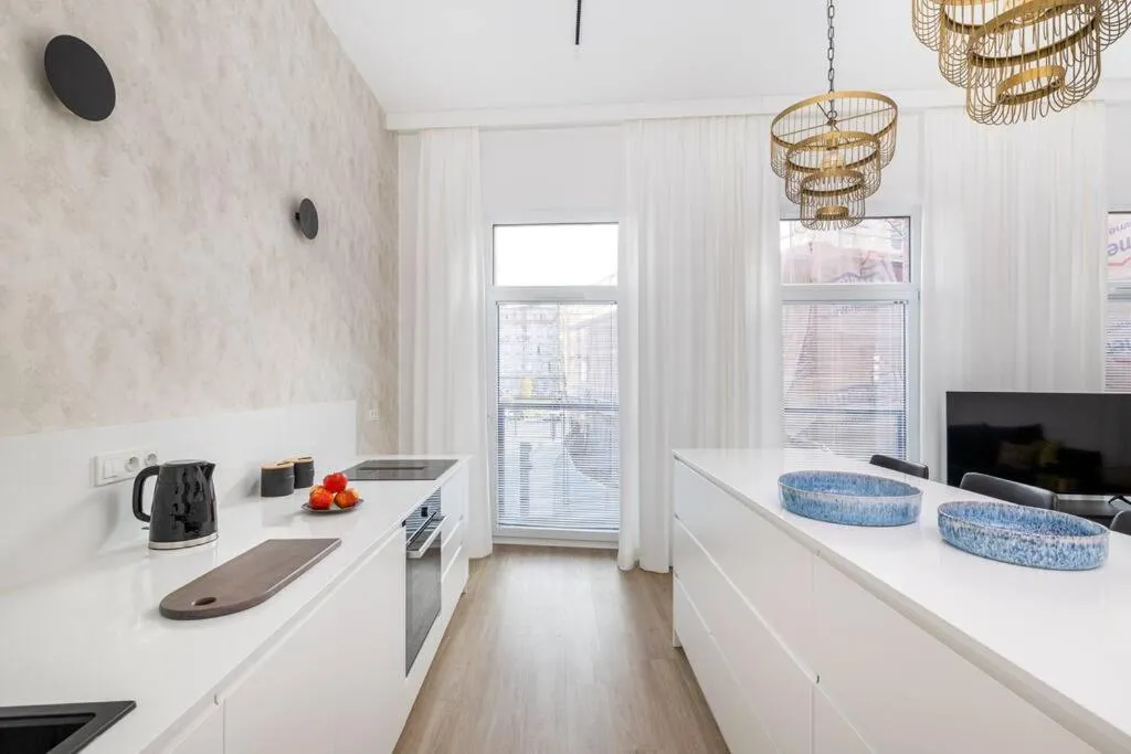 Image 5 of 1-Bedroom Coffee Apartment ECRU near Metro WWA49