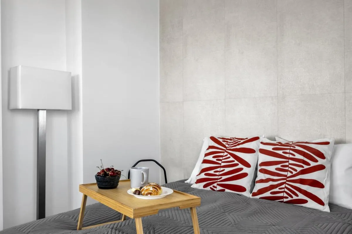Image 4 of 21st Floor Centrum Studio – Balcony, City View, AC – by Rentujemy