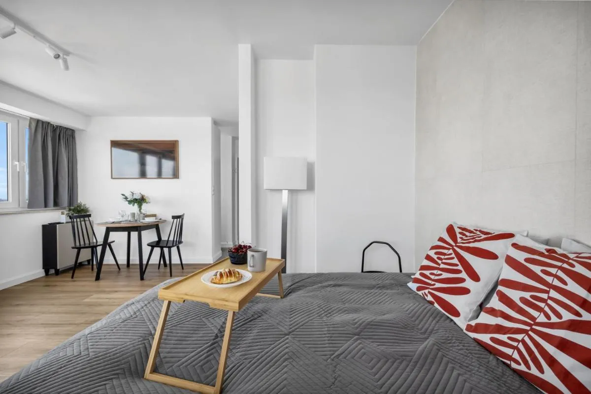 Image 6 of 21st Floor Centrum Studio – Balcony, City View, AC – by Rentujemy