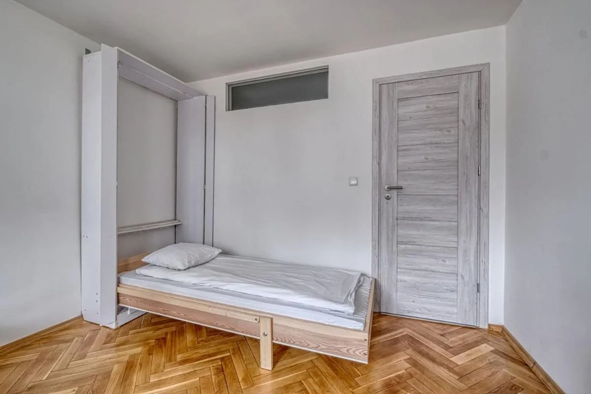 Image 1 of 3Beds in CITYCENTER Fast Wifi