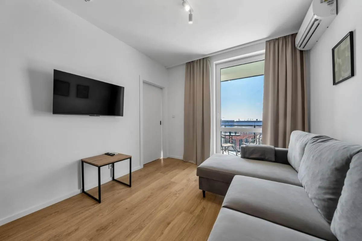 Image 4 of 7th Floor Warsaw Włochy Apt – Balcony, Workspace – by Rentujemy