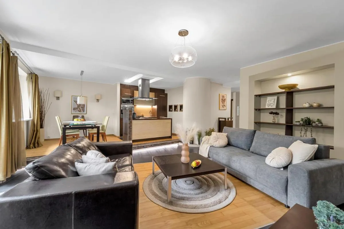 Image 3 of 90m2 Prestige Suite – Parking & Jacuzzi & AirCon by Rentujemy