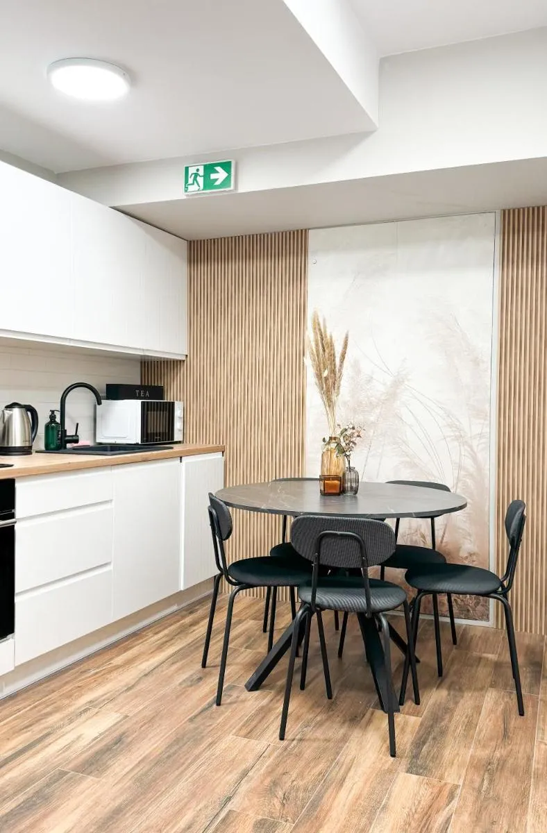Image 6 of A3 – Queen Double Room – Warsaw City Haven – Two Shared Bathrooms